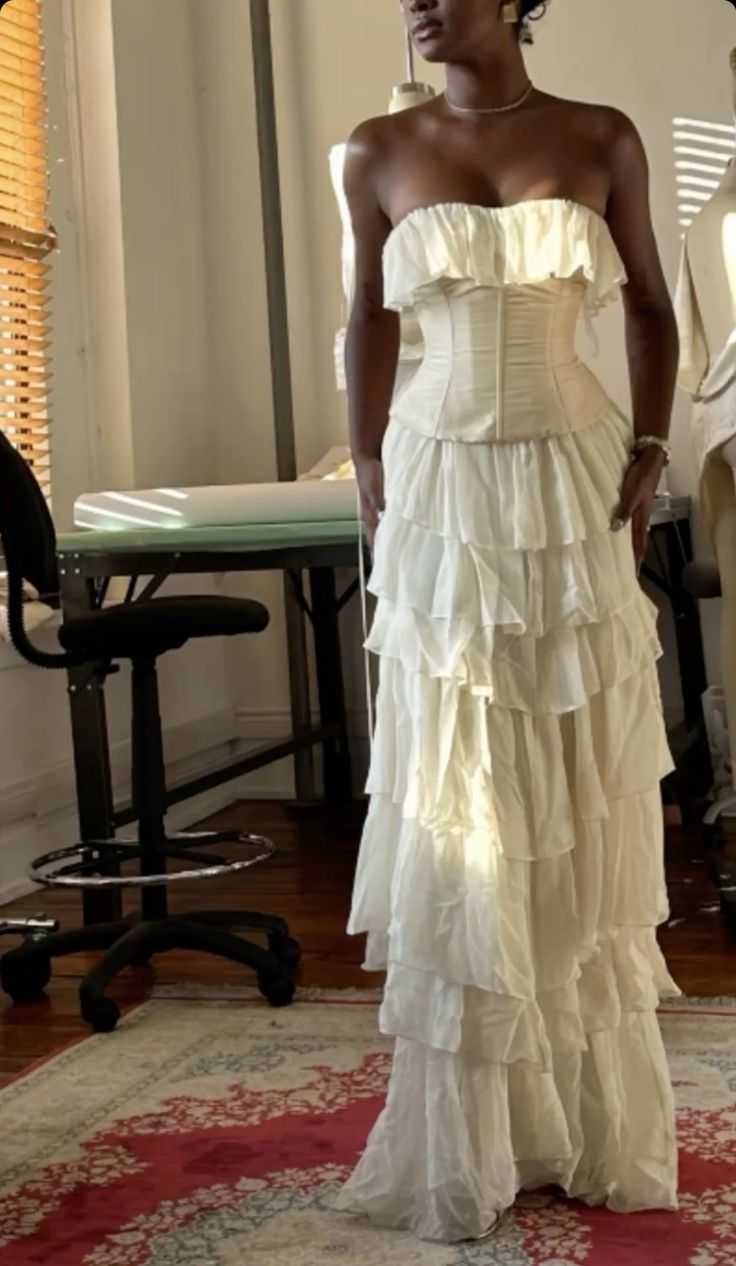 Ivory White Vintage Elegant Chiffon Ruffle Long Prom dresses Evening Dress Party Dress gh4884