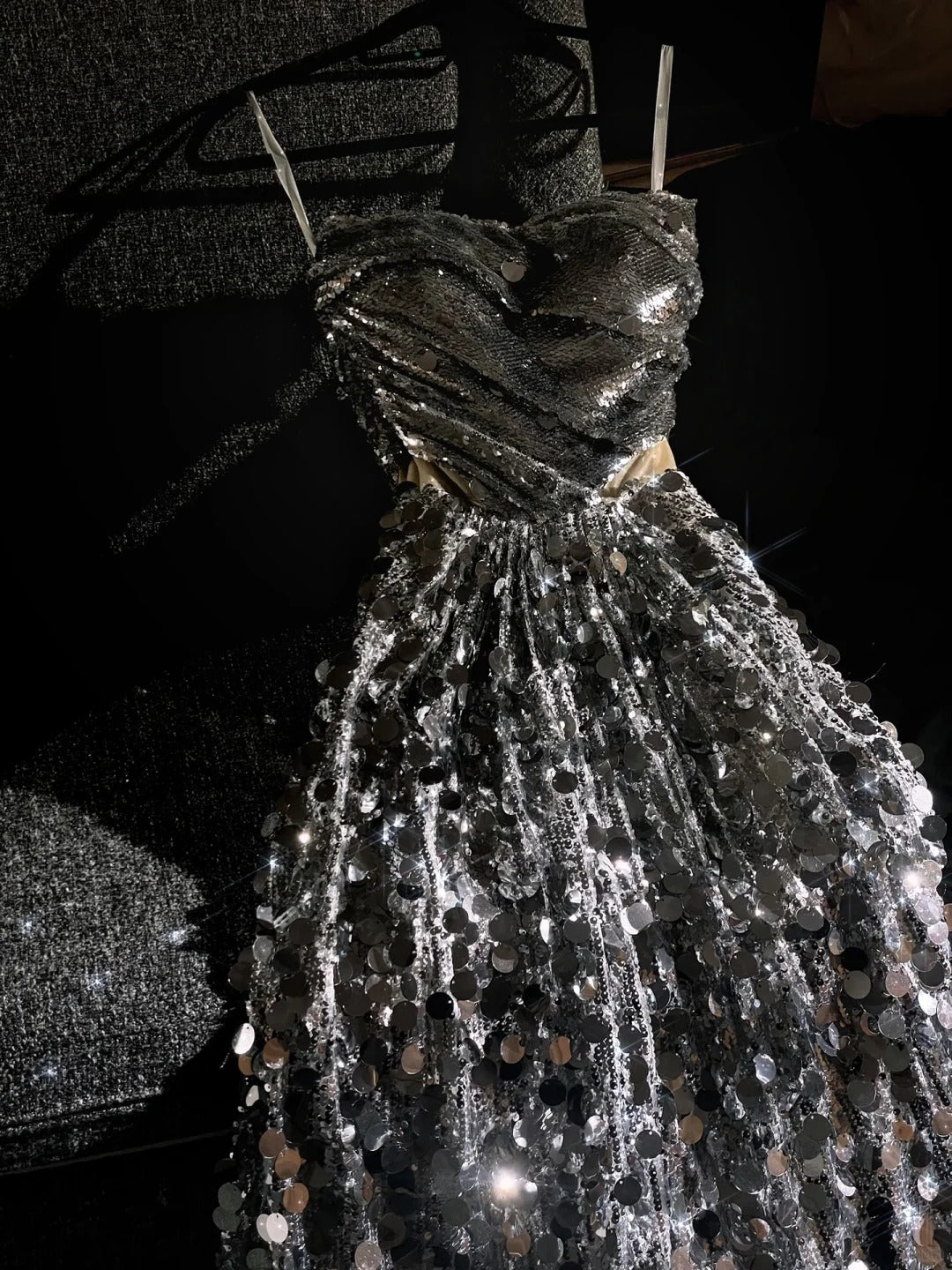 girlhomeshops - Robe de bal longue scintillante à paillettes argentées gh5696