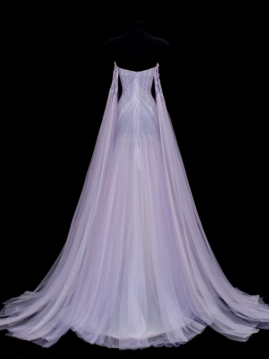 Märchenhaft luxuriöses, verträumtes Abendkleid im hellvioletten Tüll-Stil mit trägerloser Schleppe – Sternenlicht-Thema, Dinner- und Ballkleid gh6562