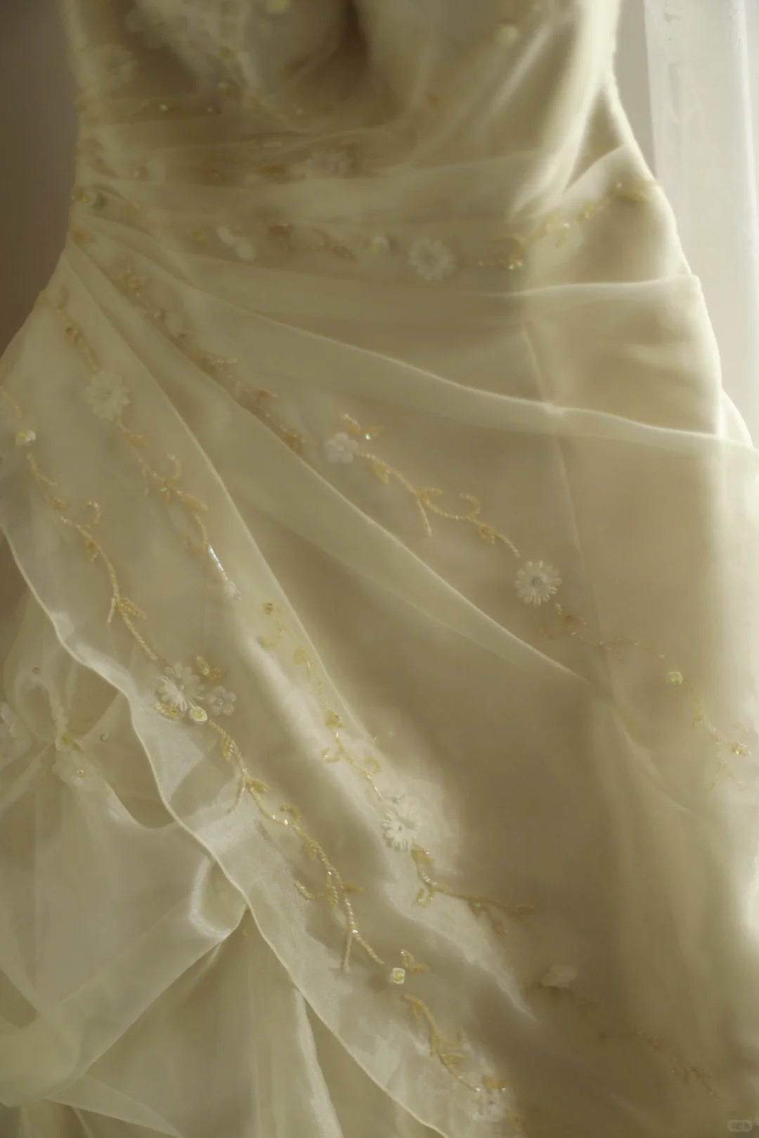 Girlhomeshops - Gelbes Retro Neckholder-Hochzeitskleid im Prinzessinnenstil, gh5425