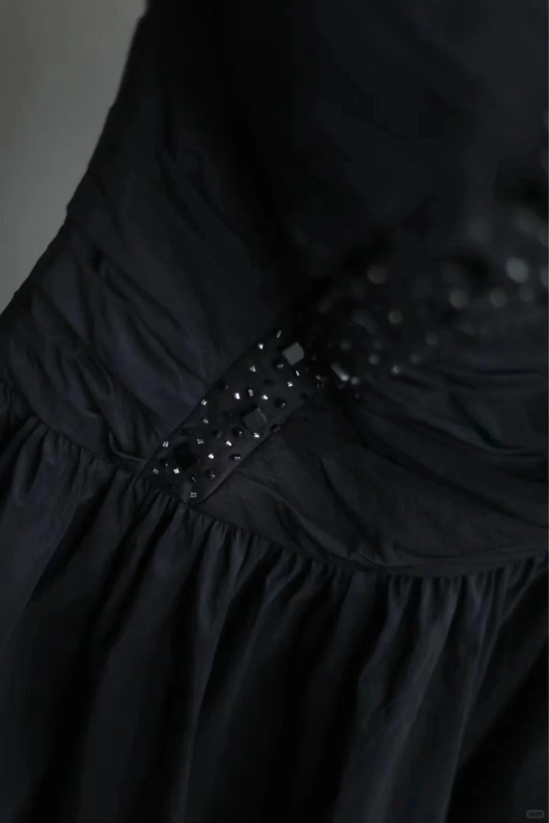 Vintage Little Black Dress Taffeta Short Homecoming Dress Satin Sweetheart Neckline Irregular Pleated Design Hand-beaded gh4375