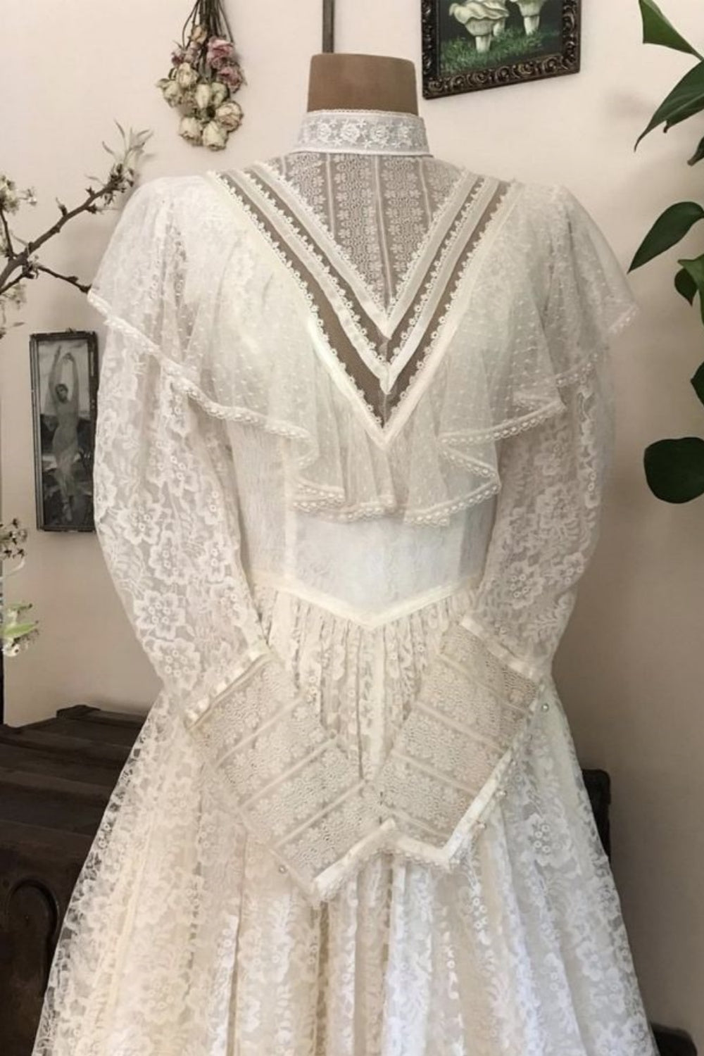 Girlhomeshops - Robe à manches longues, col mi-haut rétro, élégante robe de mariée longue en tulle et dentelle raffinée gh5853