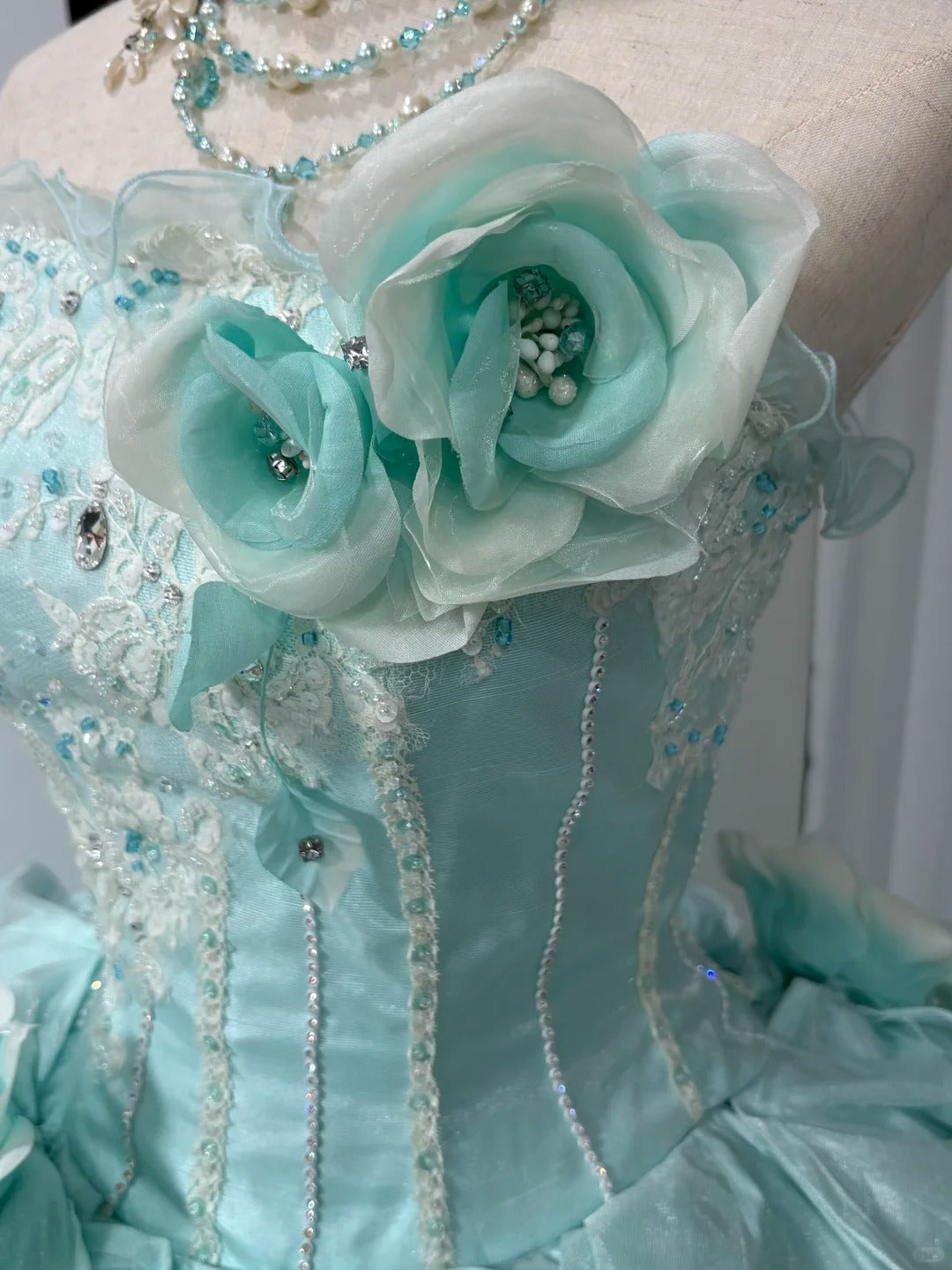 Robe de soirée longue en satin et tulle, vert menthe, magnifique, ornée de perles, gh4827