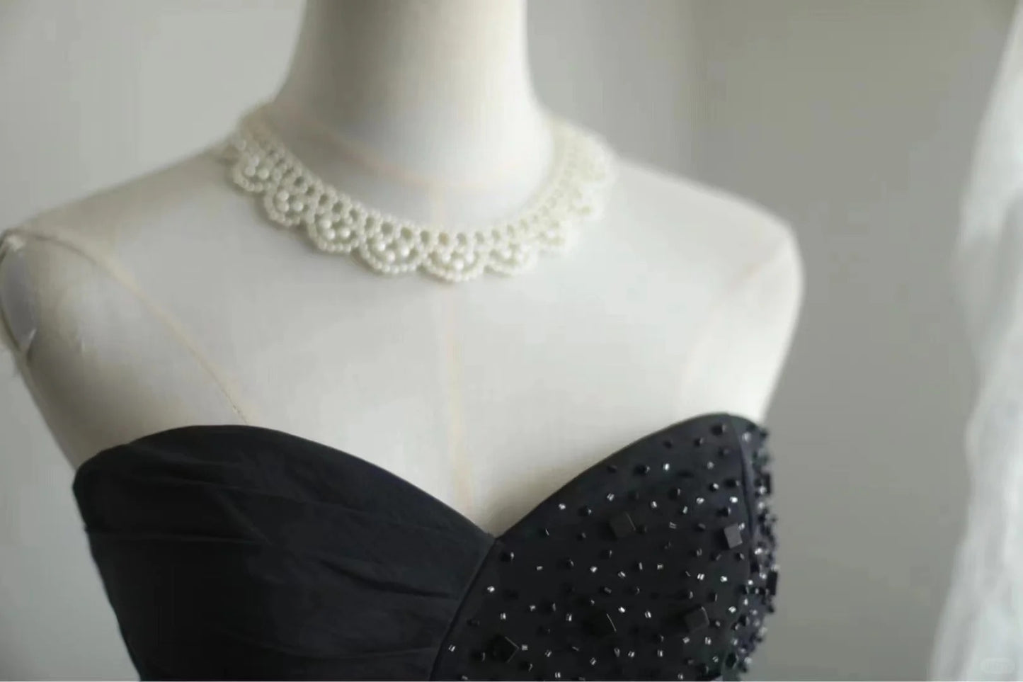 Vintage Little Black Dress Taffeta Short Homecoming Dress Satin Sweetheart Neckline Irregular Pleated Design Hand-beaded gh4375