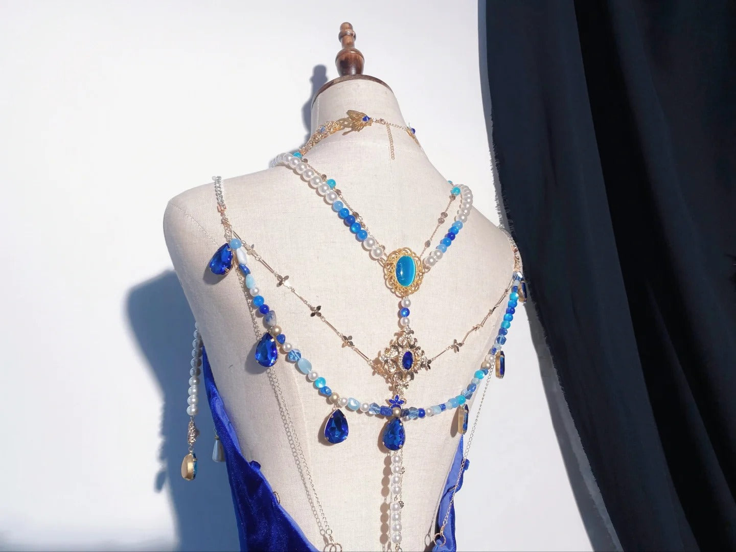 Blue/Burgundy Gorgeous Elegant Delicate Beaded Spaghetti Strap Long Ruffled Velvet Ball Gown Evening Gown Party Dress gh4169