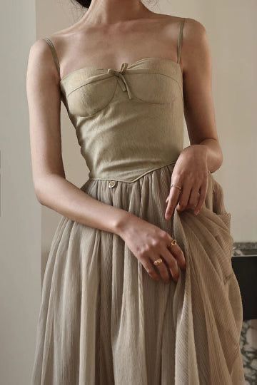 Girlhomeshops - Robe de demoiselle d'honneur longue en tulle simple à bretelles spaghetti sur mesure gh5710