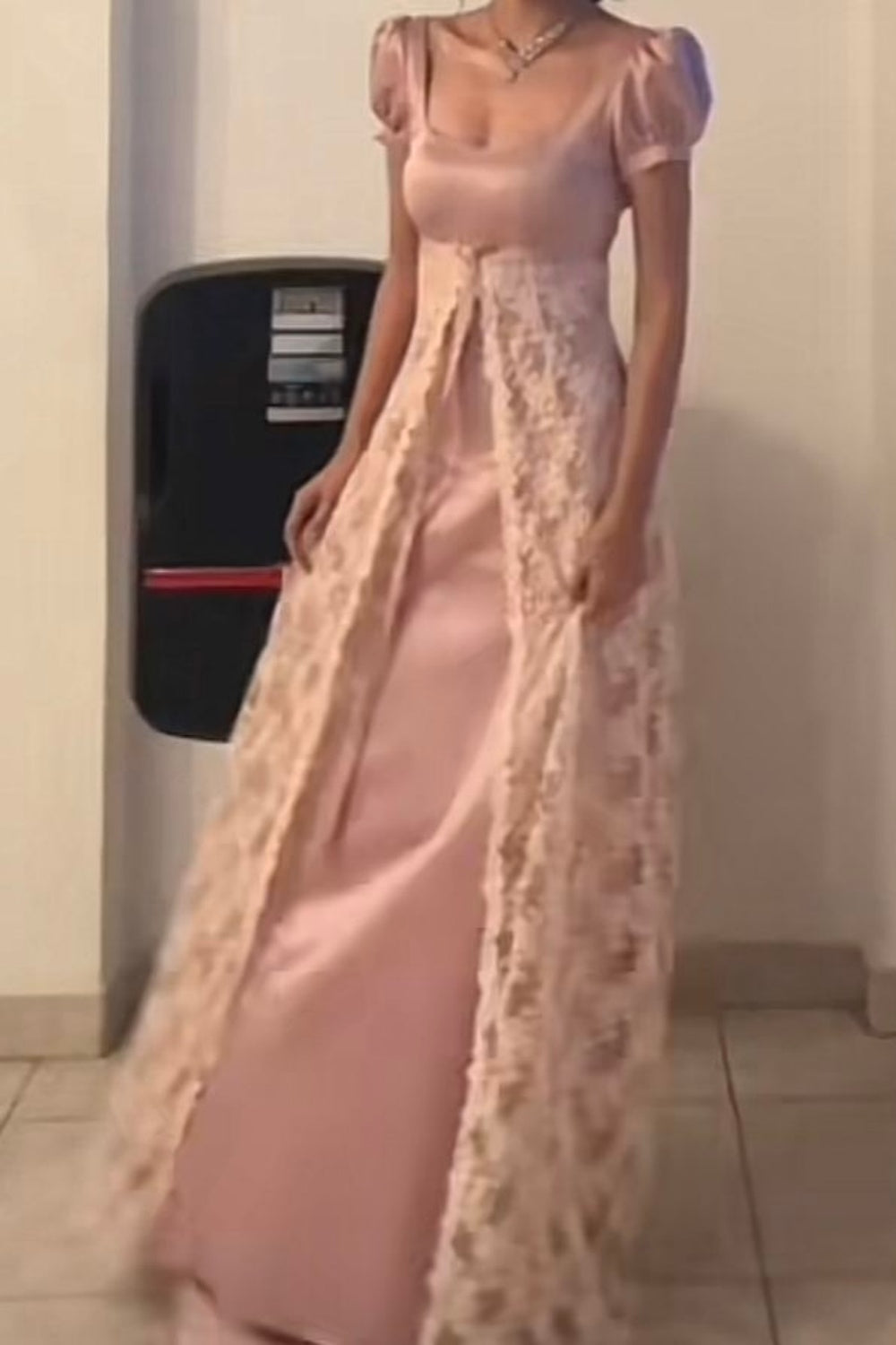 girlhomeshops-Rosa kurzärmeliges, elegantes, langes Ballkleid aus Spitze im Retro-Stil, gh5758