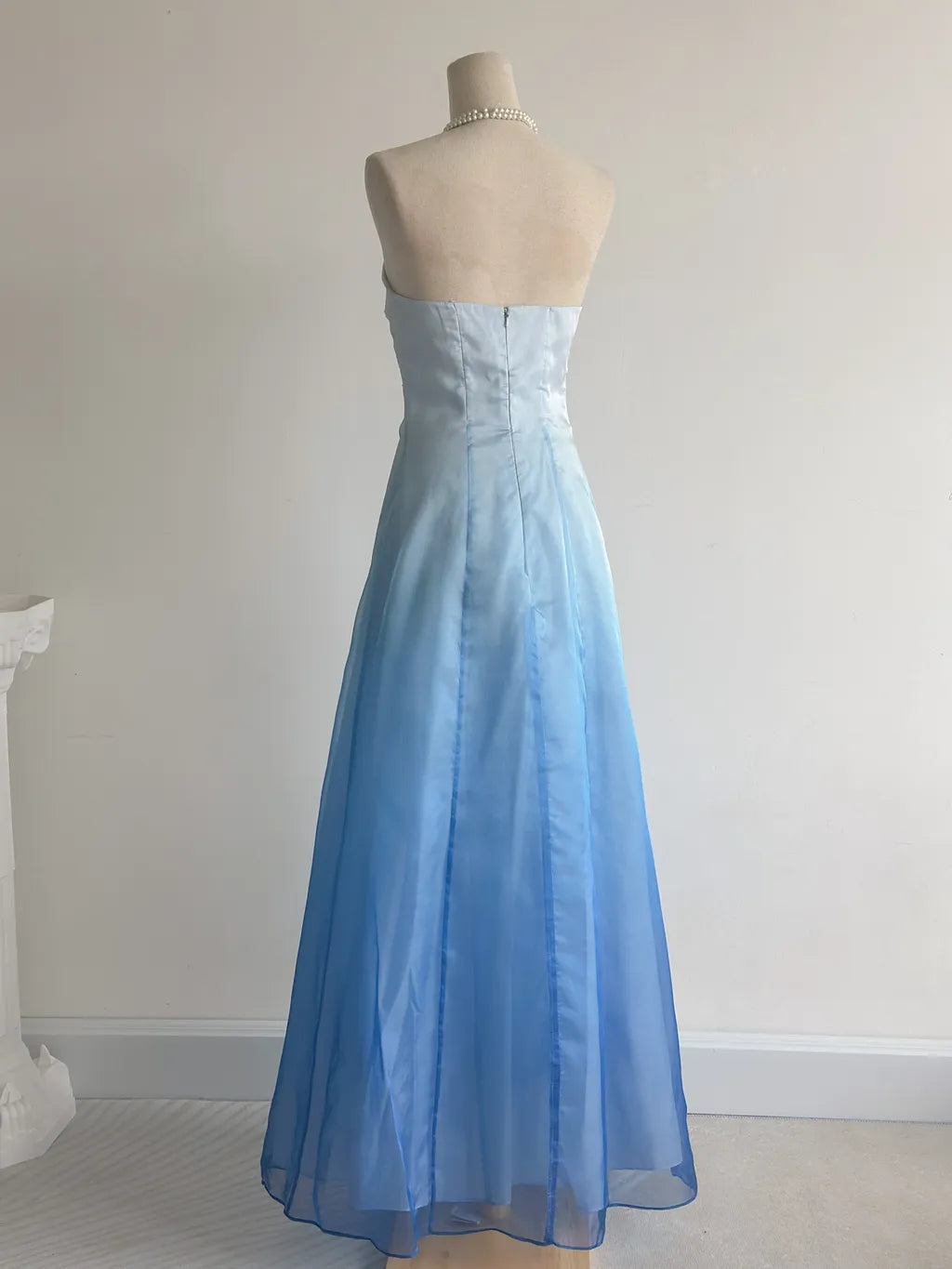 Girlhomeshops – Blau-weißes, exquisites, florales, modisches, bodenlanges Ballkleid mit Farbverlauf, Tube-Top, gh5515