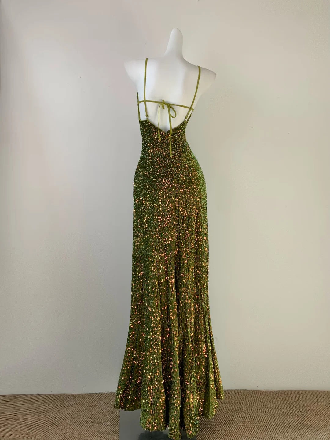 Green Vintage Fashion Shiny Elegant Spaghetti Straps Floor Length Velvet Sequin Ball Gown Evening Gown Party Dress Prom Gown gh3744
