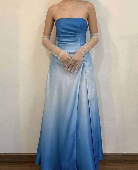 Girlhomeshops – Blau-weißes, modisches, bodenlanges Ballkleid mit Farbverlauf und Tube-Top, gh5513