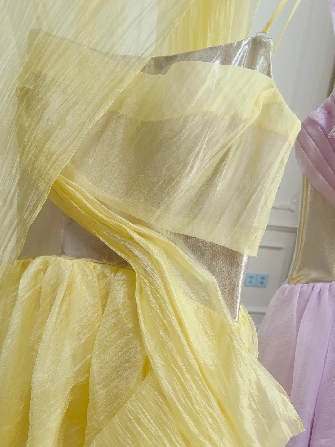 Robe de soirée longue fluide en mousseline de soie, style futuriste, jaune argenté, gh4404