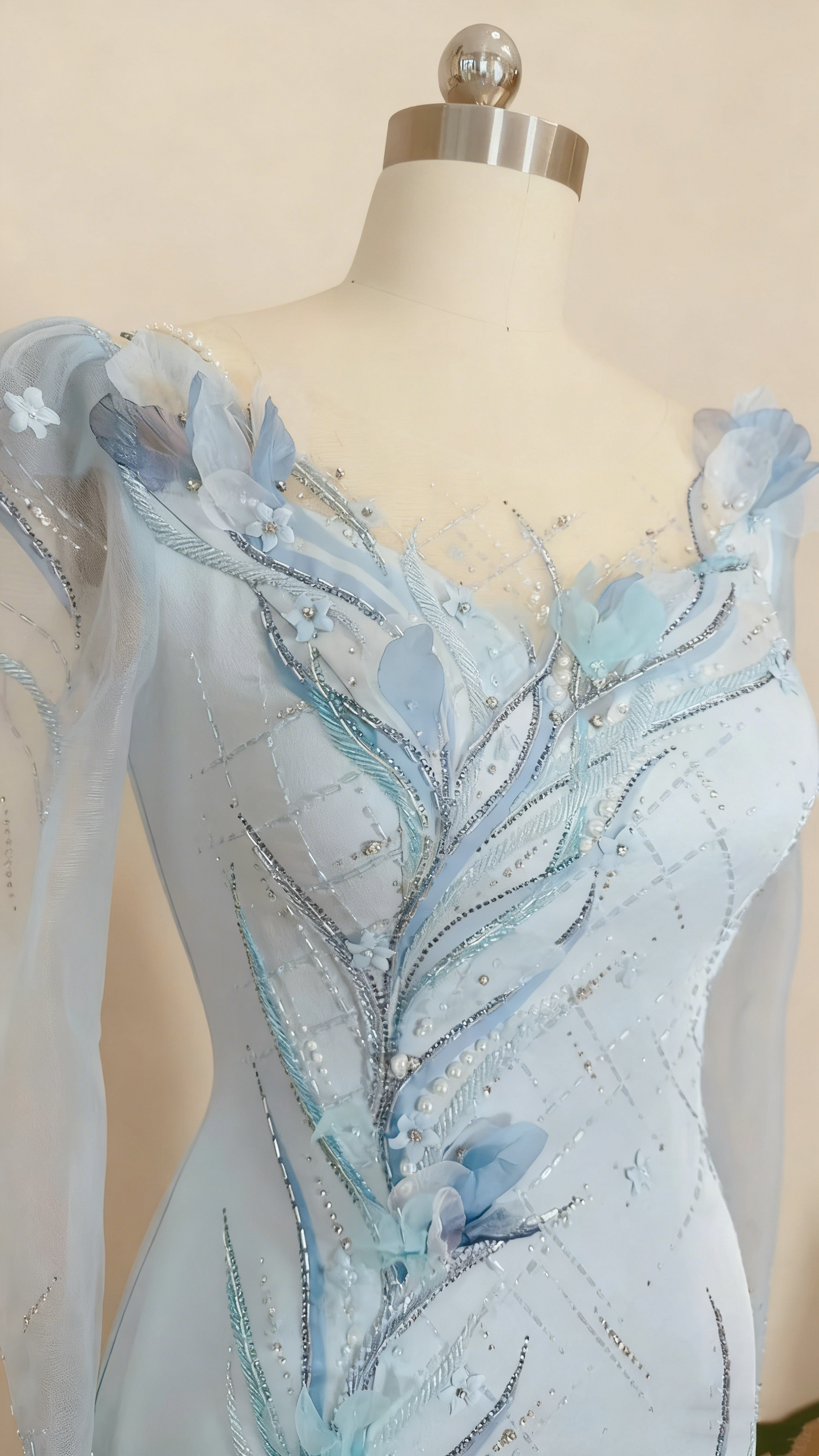 Robe de soirée bleu clair en satin transparent, manches longues, ornée de perles et de fleurs, longueur au sol gh6389