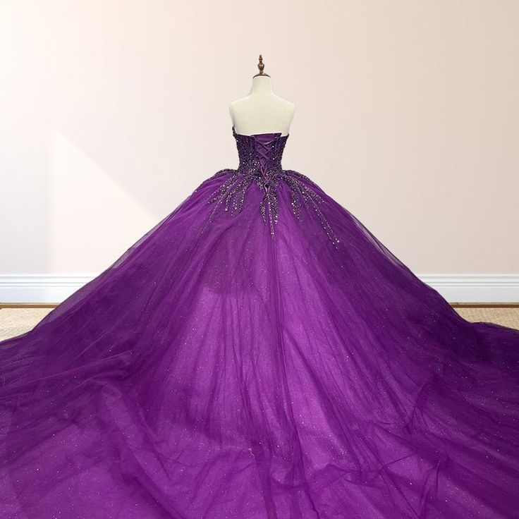 girlhomeshops - Robe de bal/robe de mariée longue en tulle violet scintillant et délicatement perlé gh6186
