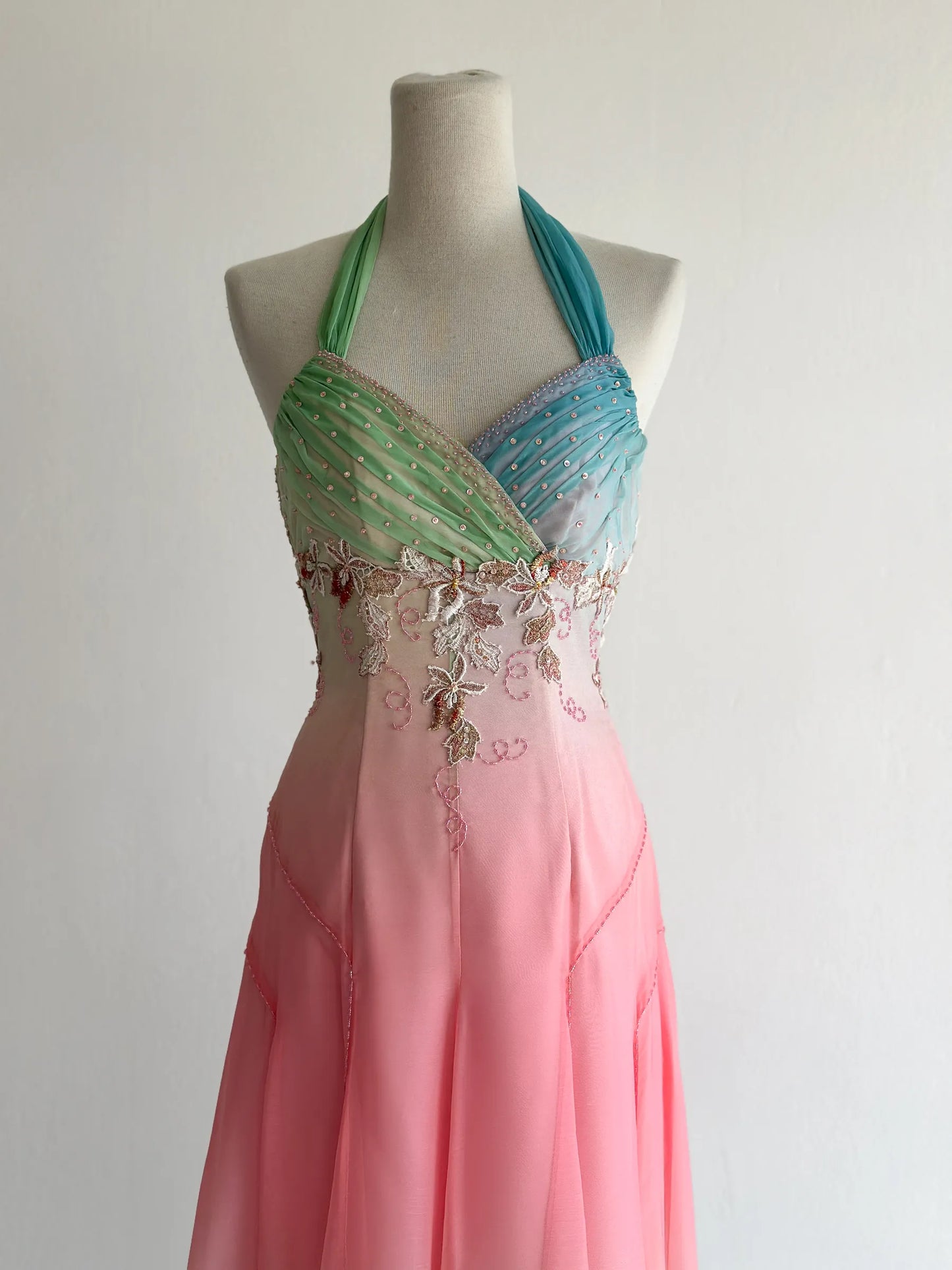 girlhomeshops-Pink-Green Gradient Chiffon Halter-Neck Embroidered Rhinestone-Embellished Floor-Length Retro-Style Gown gh6373