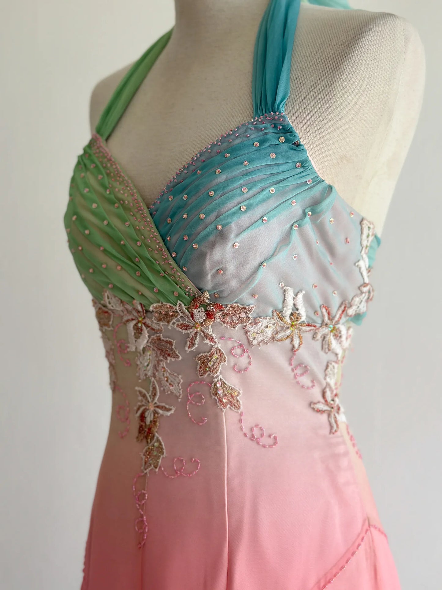 girlhomeshops-Pink-Green Gradient Chiffon Halter-Neck Embroidered Rhinestone-Embellished Floor-Length Retro-Style Gown gh6373
