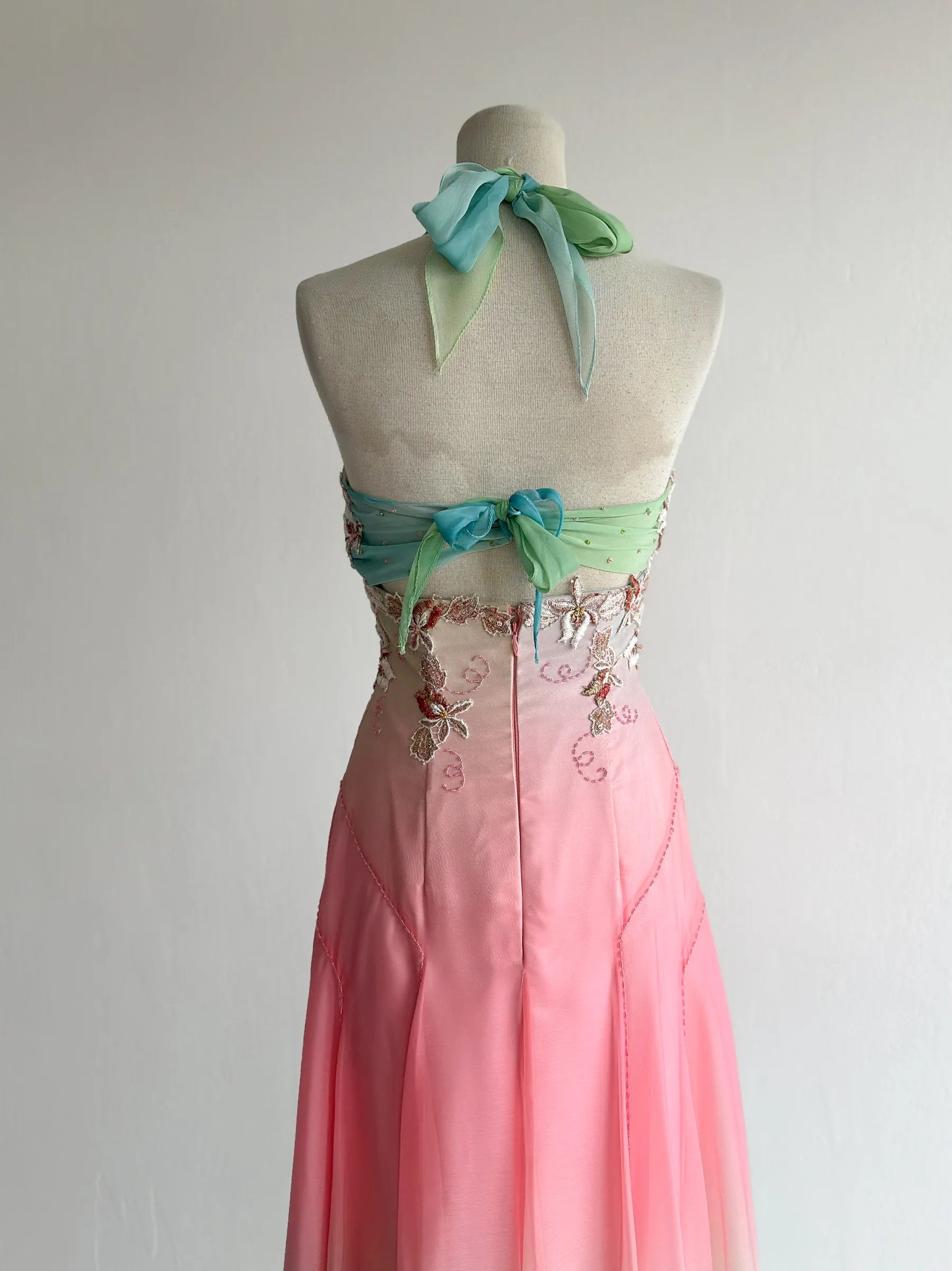 girlhomeshops-Pink-Green Gradient Chiffon Halter-Neck Embroidered Rhinestone-Embellished Floor-Length Retro-Style Gown gh6373