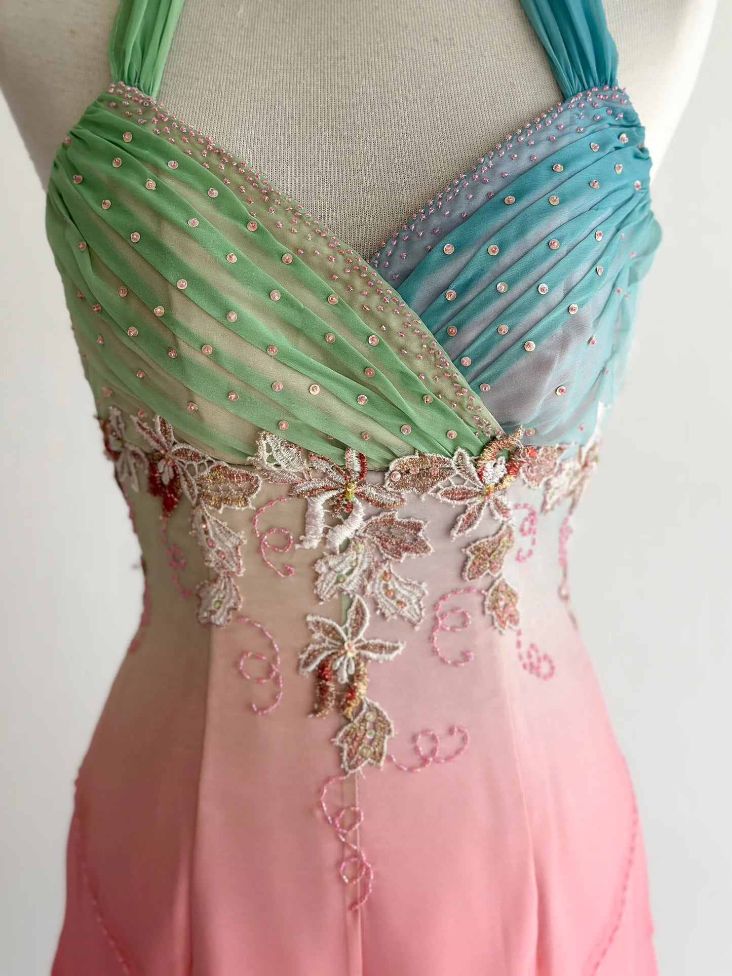girlhomeshops-Pink-Green Gradient Chiffon Halter-Neck Embroidered Rhinestone-Embellished Floor-Length Retro-Style Gown gh6373