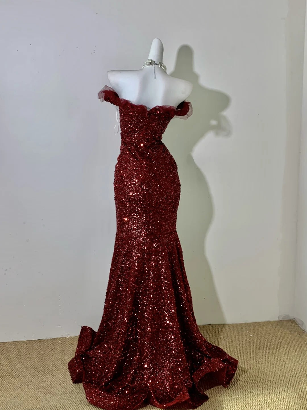 Burgundy gorgeous shiny Fashion Elegant Long Sequined Tulle Neckline Floor Length Train Sexy Ball Gown Evening Dress Prom Dress gh3730