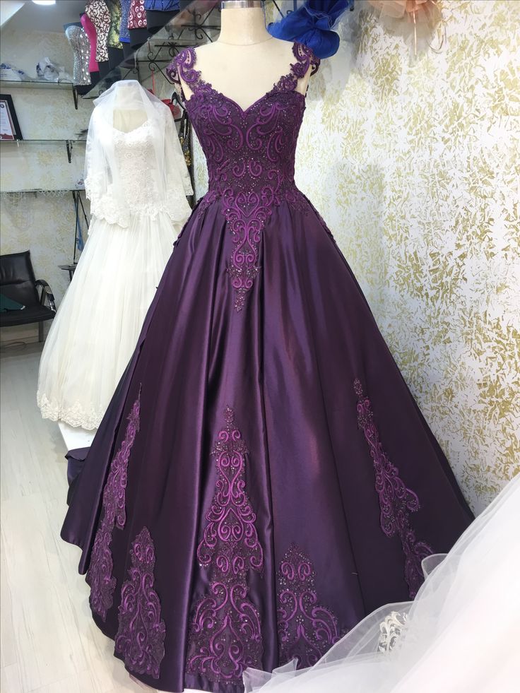 Purple Gorgeous Exquisite Floral Applique Lace Long Satin Ball Gown Evening Dress gh3218