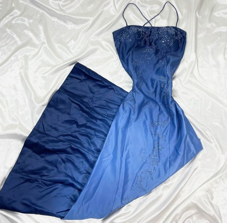 Robe de soirée longue en satin et tulle, élégante, style rétro, bleu, vintage, bretelles spaghetti, perles, robe de bal, gh3895
