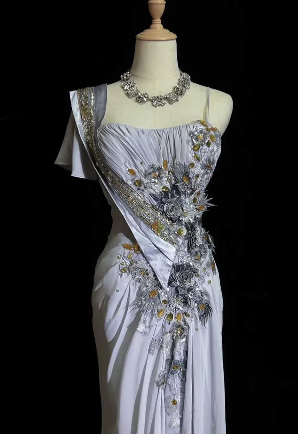 Robe de soirée longue en satin gris avec broderies et perles exquises, sequins, bretelles spaghetti, robe de bal, gh4103