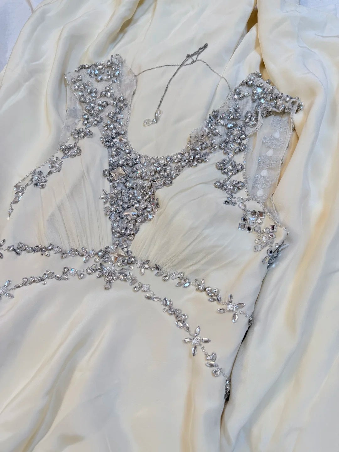 girlhomeshops-Cream Chiffon Sleeveless Floor-Length Beaded Evening Gown gh6309