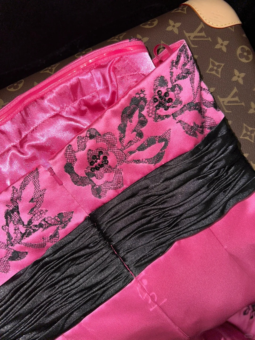 Robe de soirée longue en satin à fleurs roses gh4422