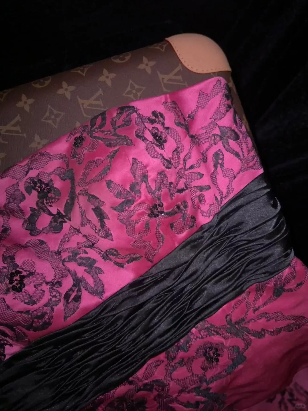 Robe de soirée longue en satin à fleurs roses gh4422