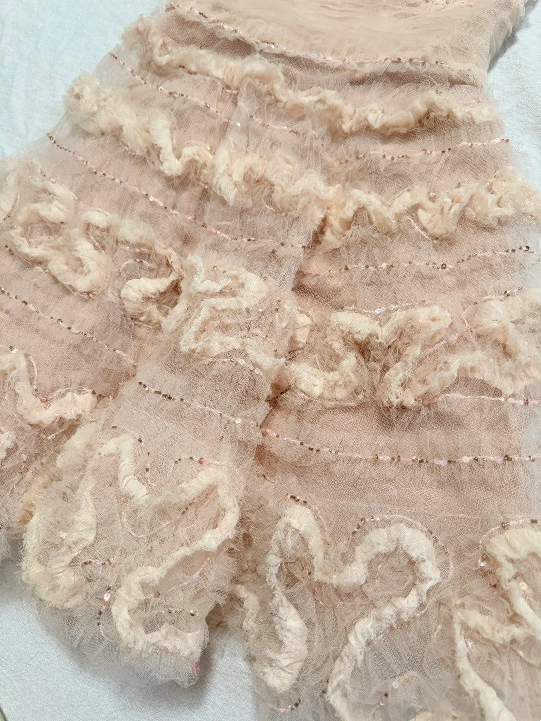 girlhomeshops-Nude Pink Tulle Sleeveless Midi Dress with Sequins and 3D Textured Patterns gh6312