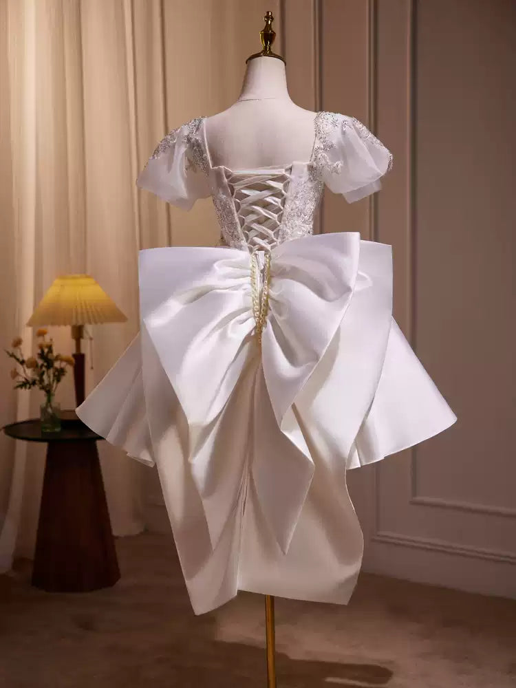Weißes, perlenbesetztes, bauschiges, kurzes Heimkehrkleid, Hochzeitskleid, Partykleid, Geburtstagspartykleid, leichtes Hochzeitskleid, Prinzessin, gh4606