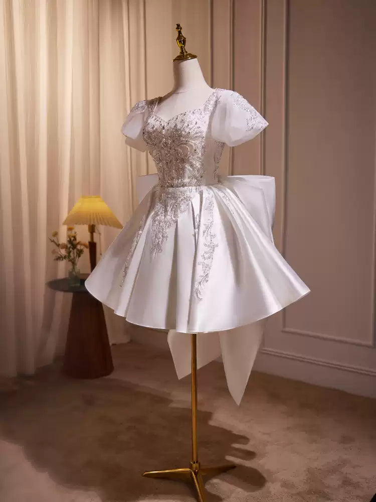 Weißes, perlenbesetztes, bauschiges, kurzes Heimkehrkleid, Hochzeitskleid, Partykleid, Geburtstagspartykleid, leichtes Hochzeitskleid, Prinzessin, gh4606