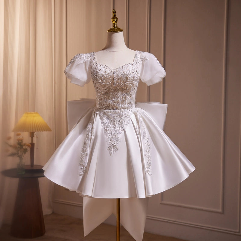 Weißes, perlenbesetztes, bauschiges, kurzes Heimkehrkleid, Hochzeitskleid, Partykleid, Geburtstagspartykleid, leichtes Hochzeitskleid, Prinzessin, gh4606
