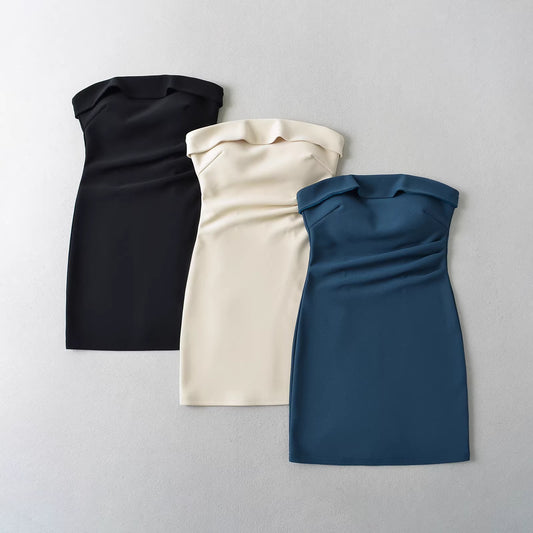 Niche design, versatile styling, gathered slim-fitting strapless dress for women, sexy and alluring bodycon mini skirt.  11408