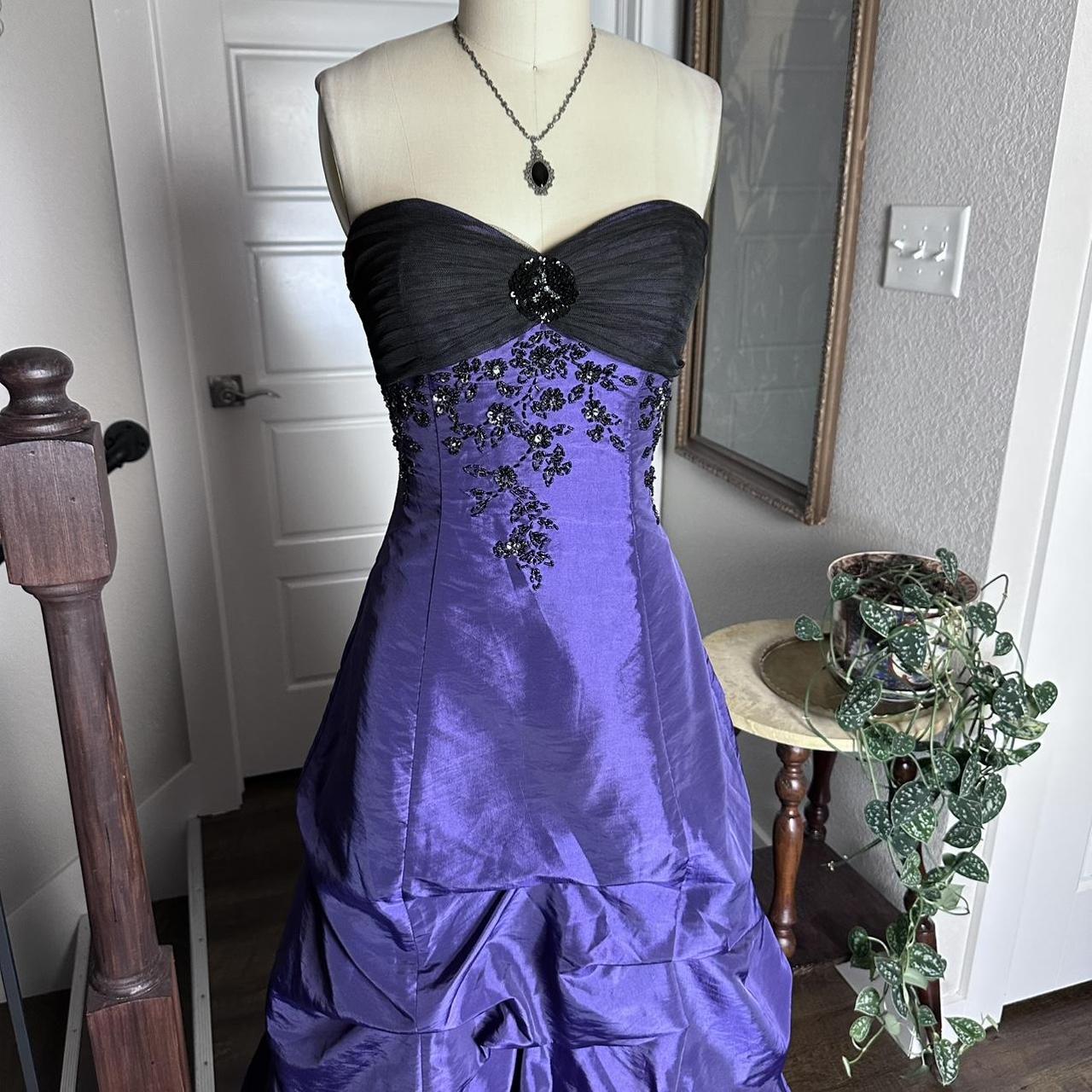 Girlhomeshops--Vintage Purple Delicate Beaded Long Satin Ball Gown gh5508