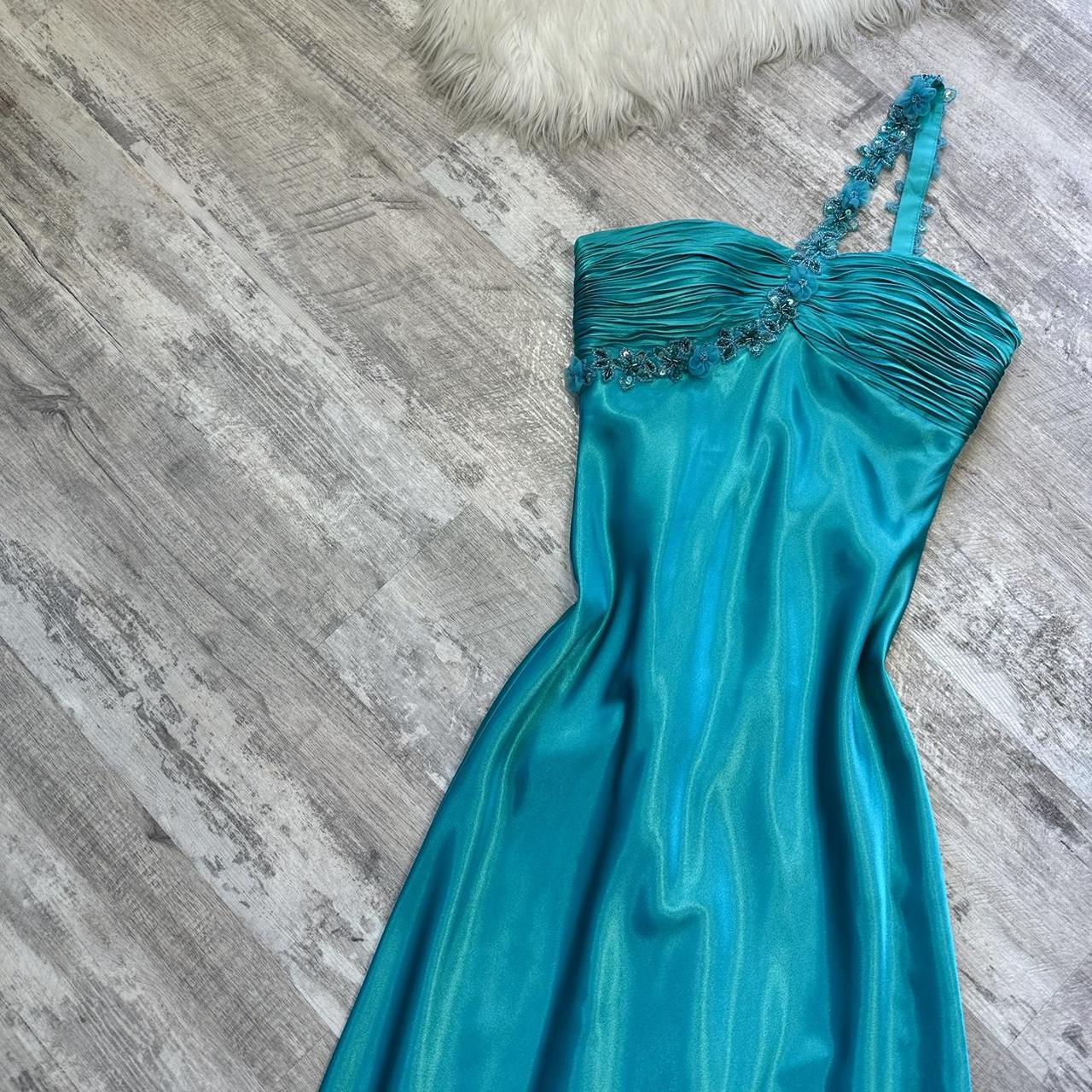 Magnifique robe de soirée longue en satin bleu réhydraté, exquise, asymétrique, à paillettes, bretelles florales, perles, robe de bal, robe de fête d'anniversaire, gh3807