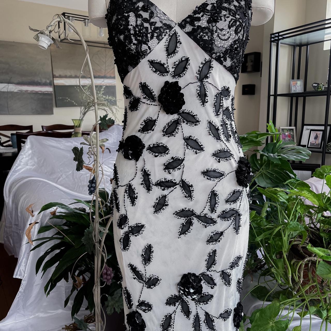 Girlhomeshops - Robe de soirée longue en mousseline de soie, blanche et noire, avec perles exquises, gh5092