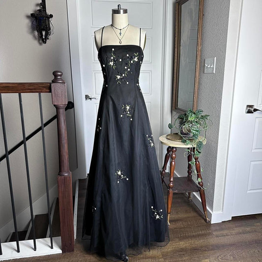 Black vintage fashion elegant exquisite beaded floral spaghetti straps long A-line satin tulle ball gown evening dress party dress prom dress gh3681