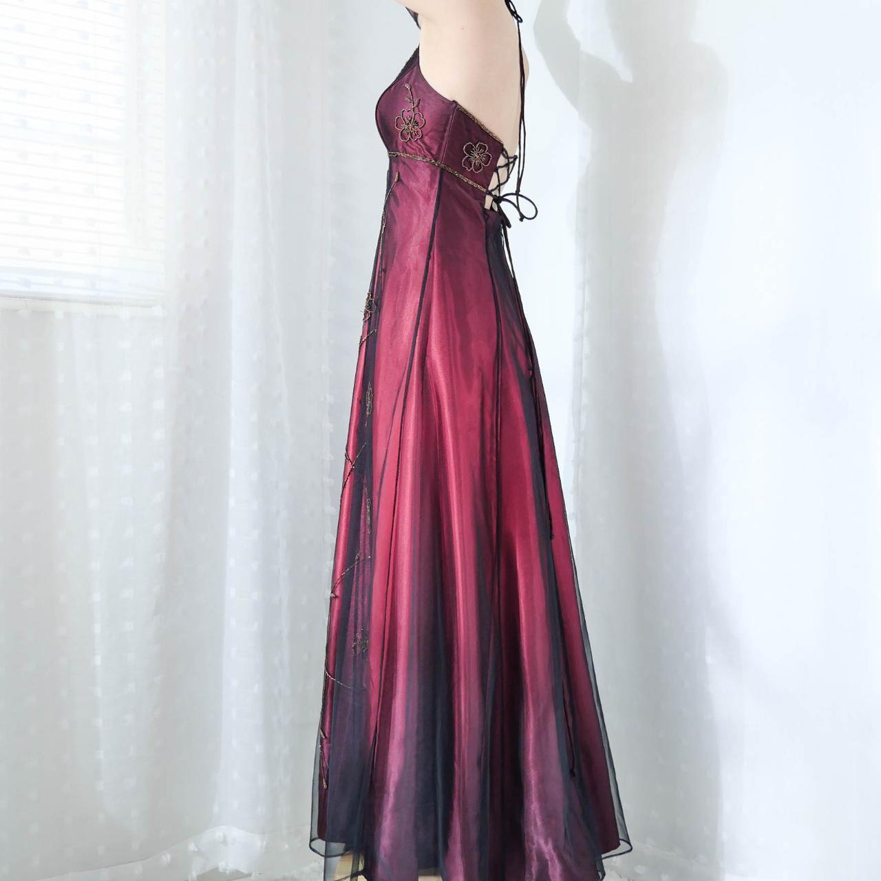 Robe de soirée longue en satin et tulle bordeaux à fleurs et perles exquises gh4294