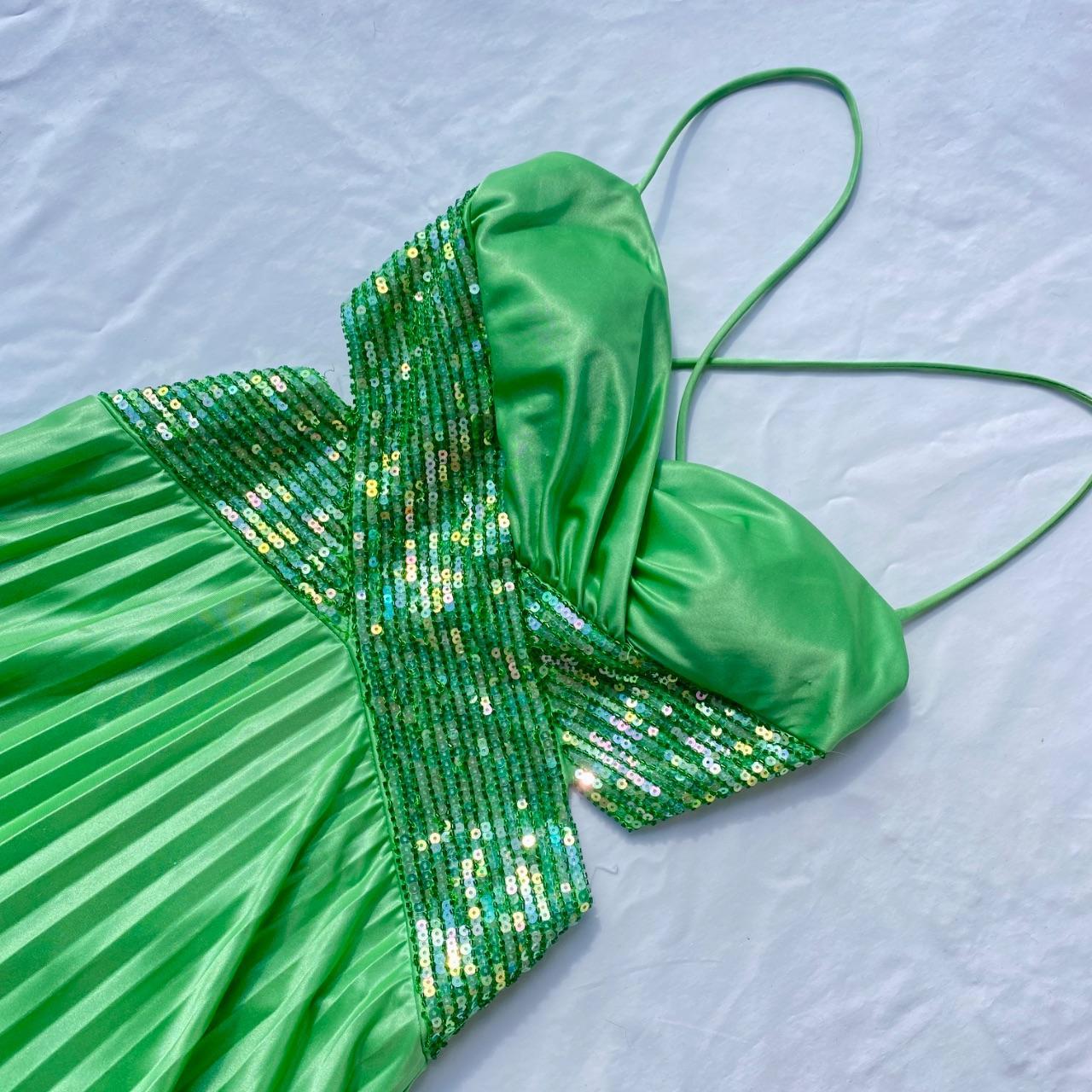 Robe de soirée en satin vert vintage, décolleté plongeant en V, exquise, à paillettes et perles, longue, dos nu, robe de bal, robe de soirée, robe de fête d'anniversaire, gh3960