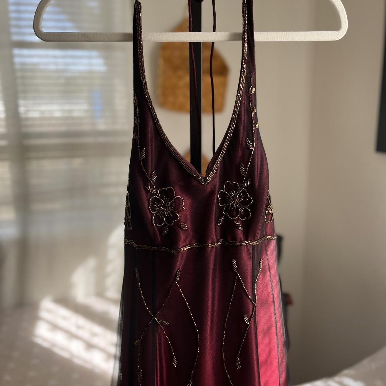 Robe de soirée longue en satin et tulle bordeaux à fleurs et perles exquises gh4294