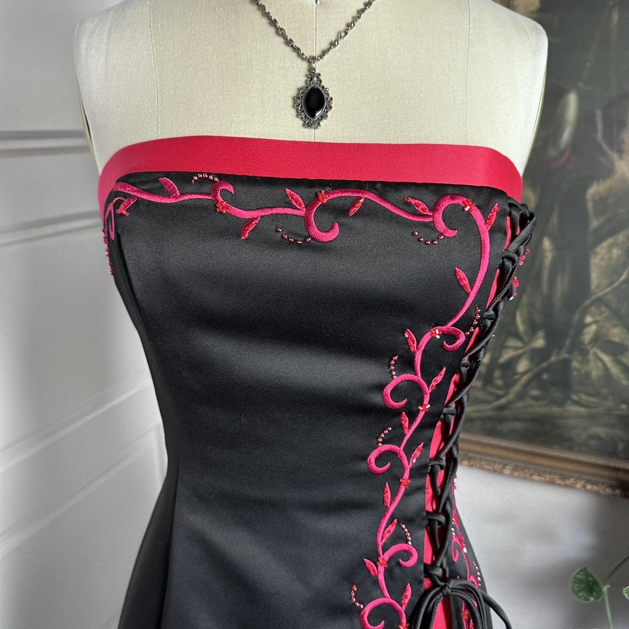 Black pink elegant delicate floral applique rhinestones vintage fashion long spaghetti strap satin ball gown evening dress party dress prom dress gh3677