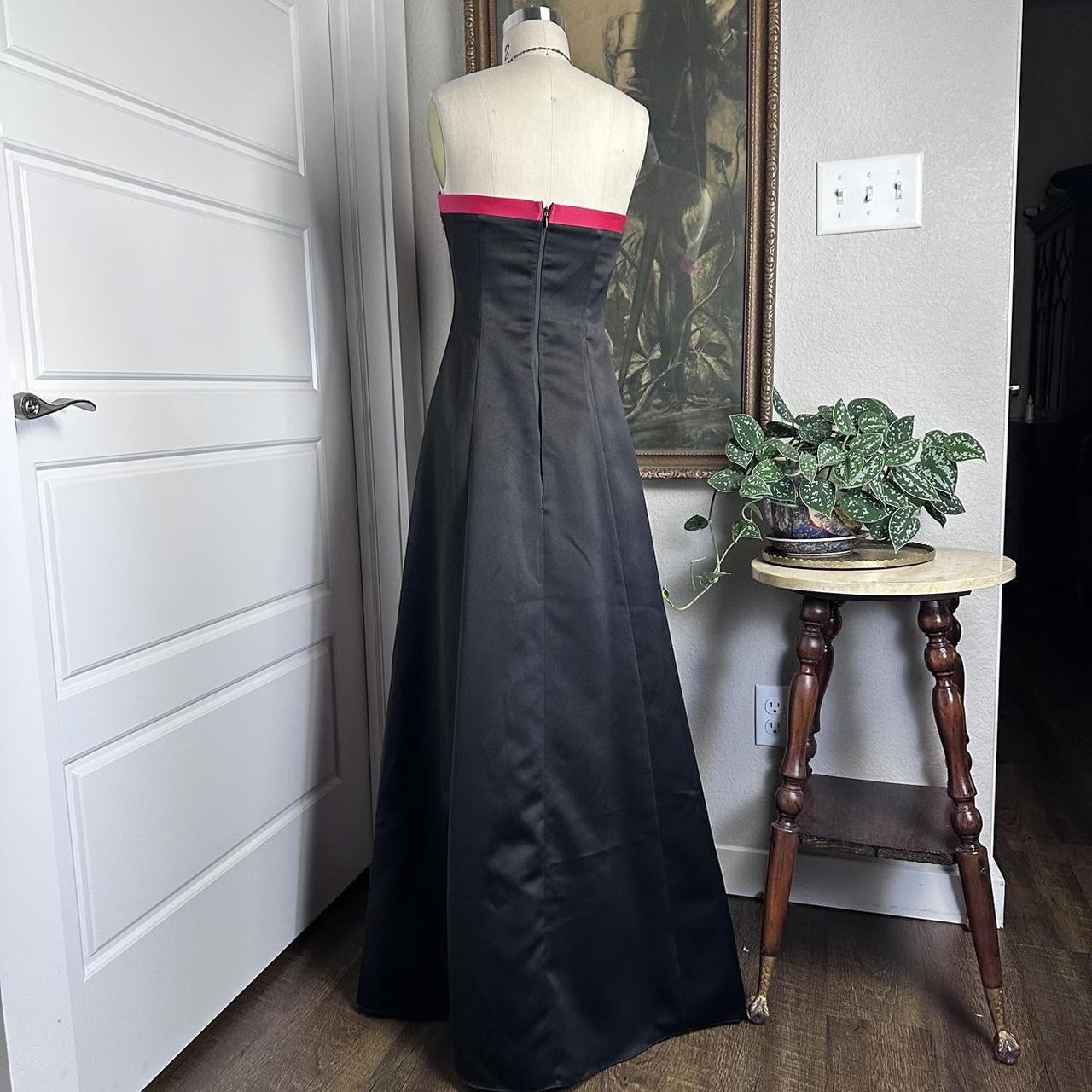 Black pink elegant delicate floral applique rhinestones vintage fashion long spaghetti strap satin ball gown evening dress party dress prom dress gh3677