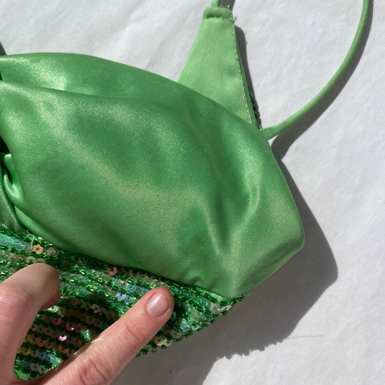 Robe de soirée en satin vert vintage, décolleté plongeant en V, exquise, à paillettes et perles, longue, dos nu, robe de bal, robe de soirée, robe de fête d'anniversaire, gh3960