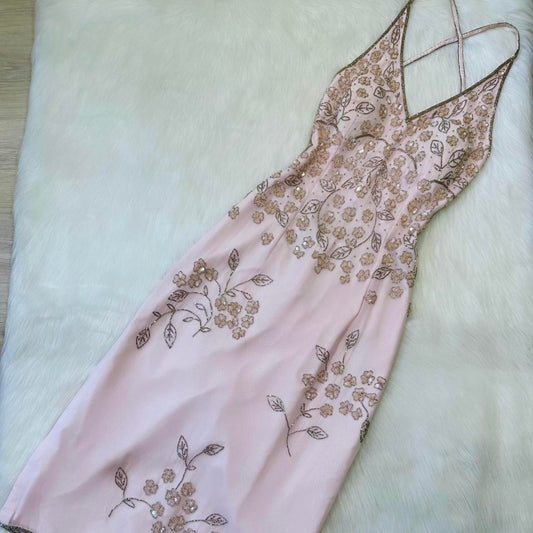 Superbe robe de fée rose pâle vintage avec perles florales argentées, belle robe de bal perlée, robe Y2K, robe de fée, robe de retour, robe d'invité de mariage, robe des années 2000 gh4513