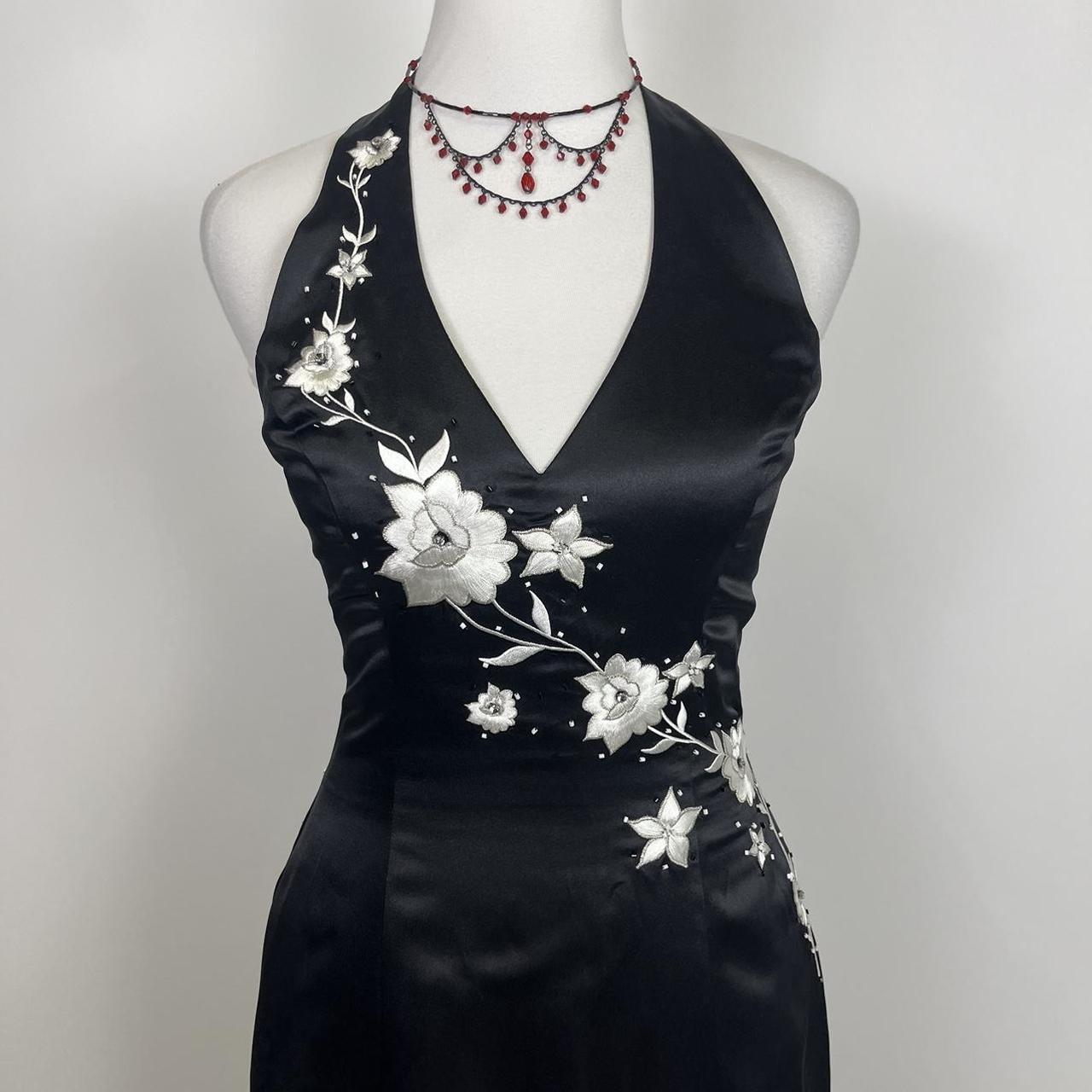Robe de soirée longue en satin à bretelles spaghetti florales, élégante et magnifique, noire et blanche, longueur au sol, robe de bal, robe de soirée, gh3541