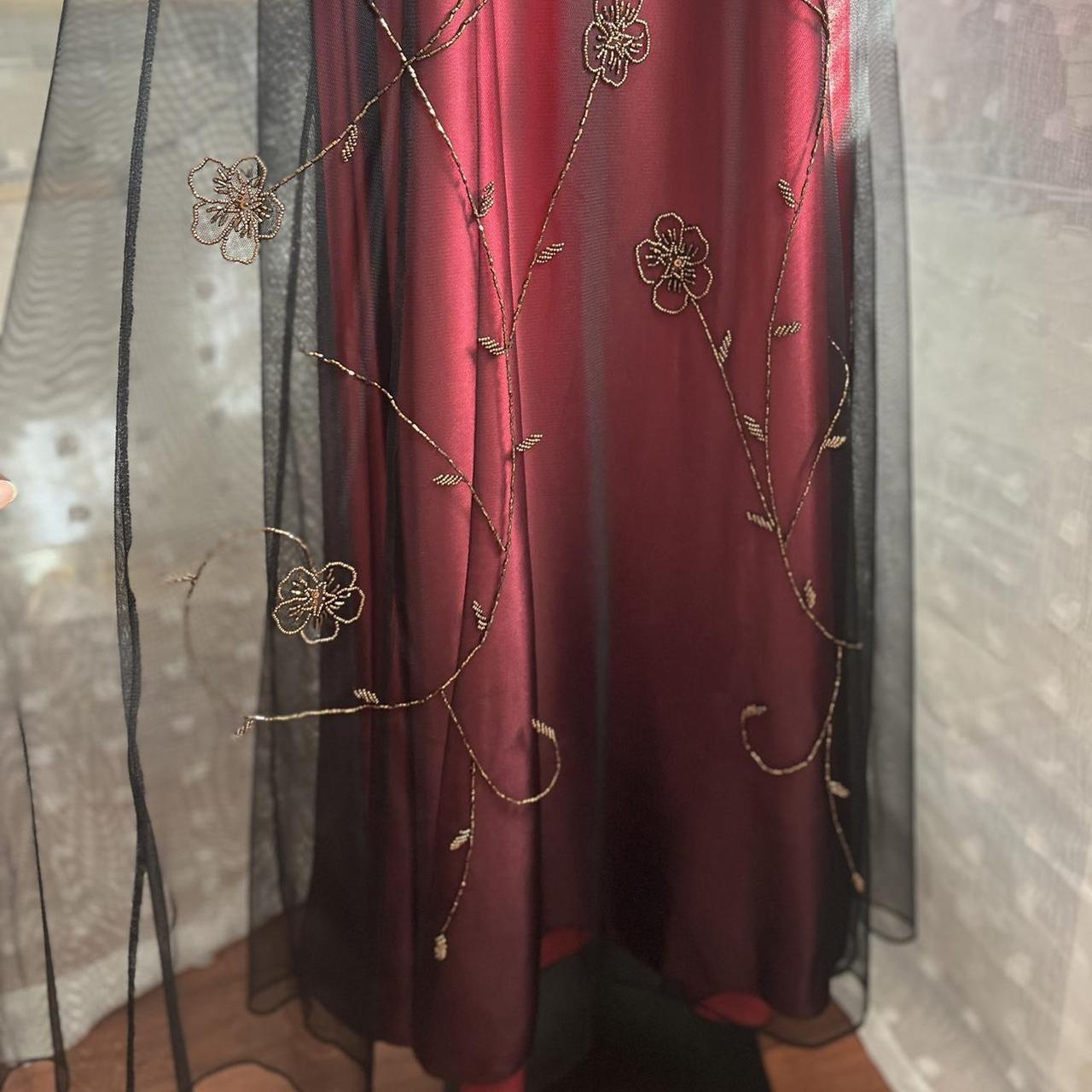 Robe de soirée longue en satin et tulle bordeaux à fleurs et perles exquises gh4294