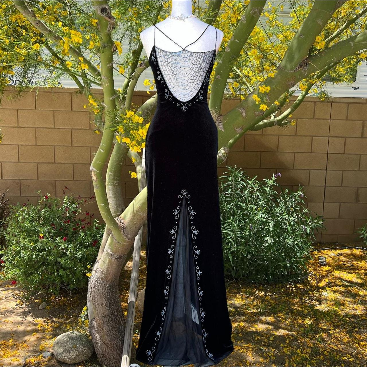 Vintage Black Velvet Gorgeous Exquisite Beading Elegant Spaghetti Strap Long Velvet Ball Gown Evening Dress Birthday Party Dress Prom Dress gh3954