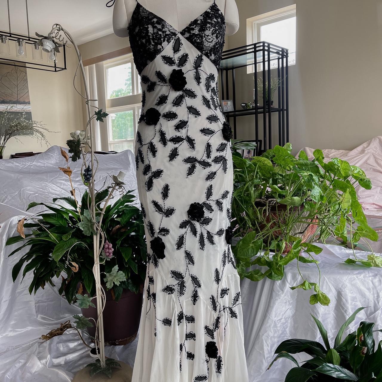 Girlhomeshops - Robe de soirée longue en mousseline de soie, blanche et noire, avec perles exquises, gh5092