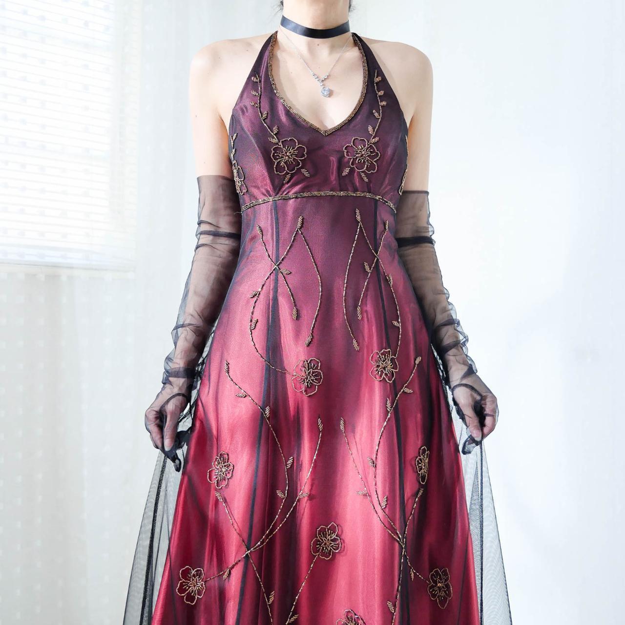 Robe de soirée longue en satin et tulle bordeaux à fleurs et perles exquises gh4294
