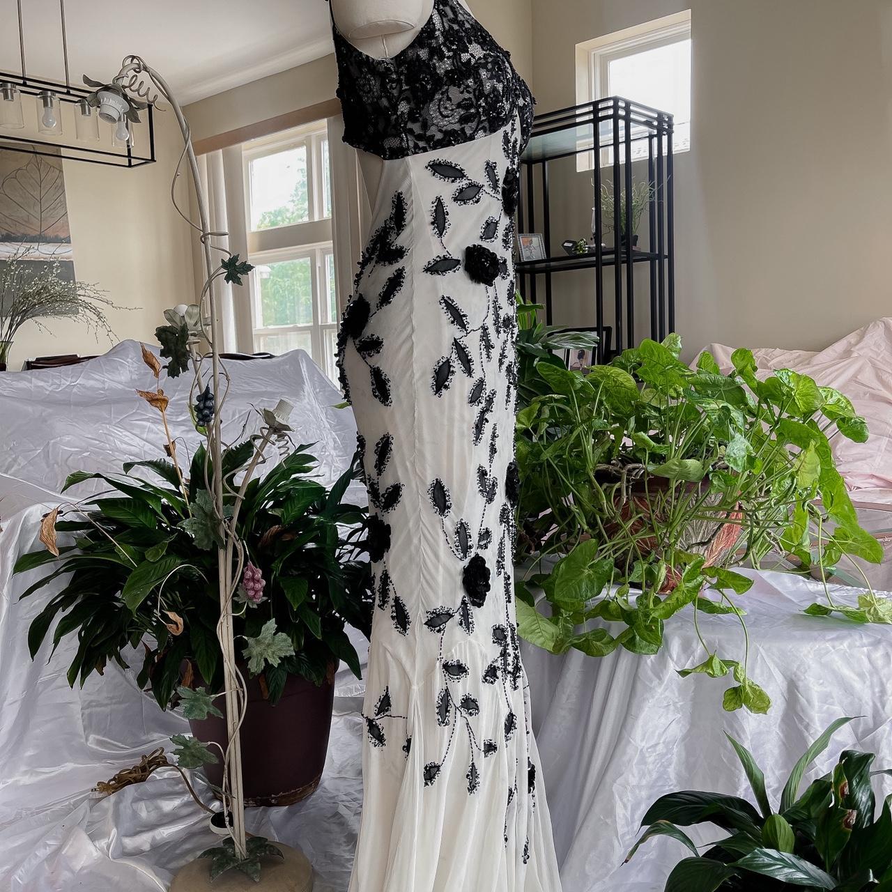 Girlhomeshops - Robe de soirée longue en mousseline de soie, blanche et noire, avec perles exquises, gh5092